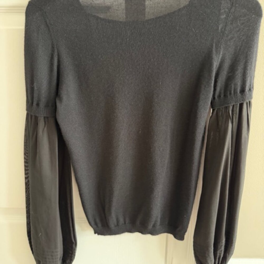 CHANEL Sweater 100% Authentic - Picture 6 of 16